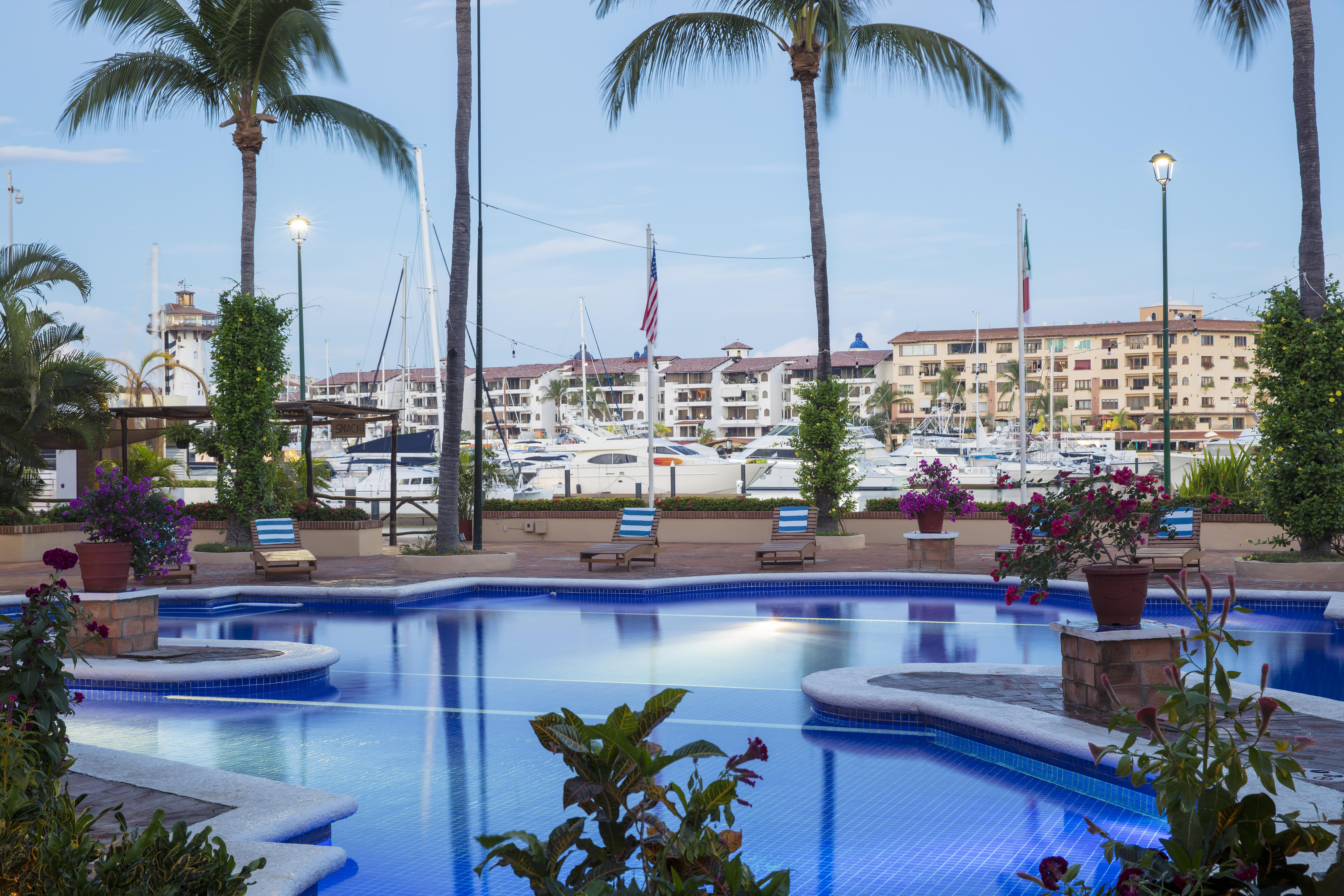 Flamingo Vallarta Hotel & Marina Пуерто Валярта Екстериор снимка