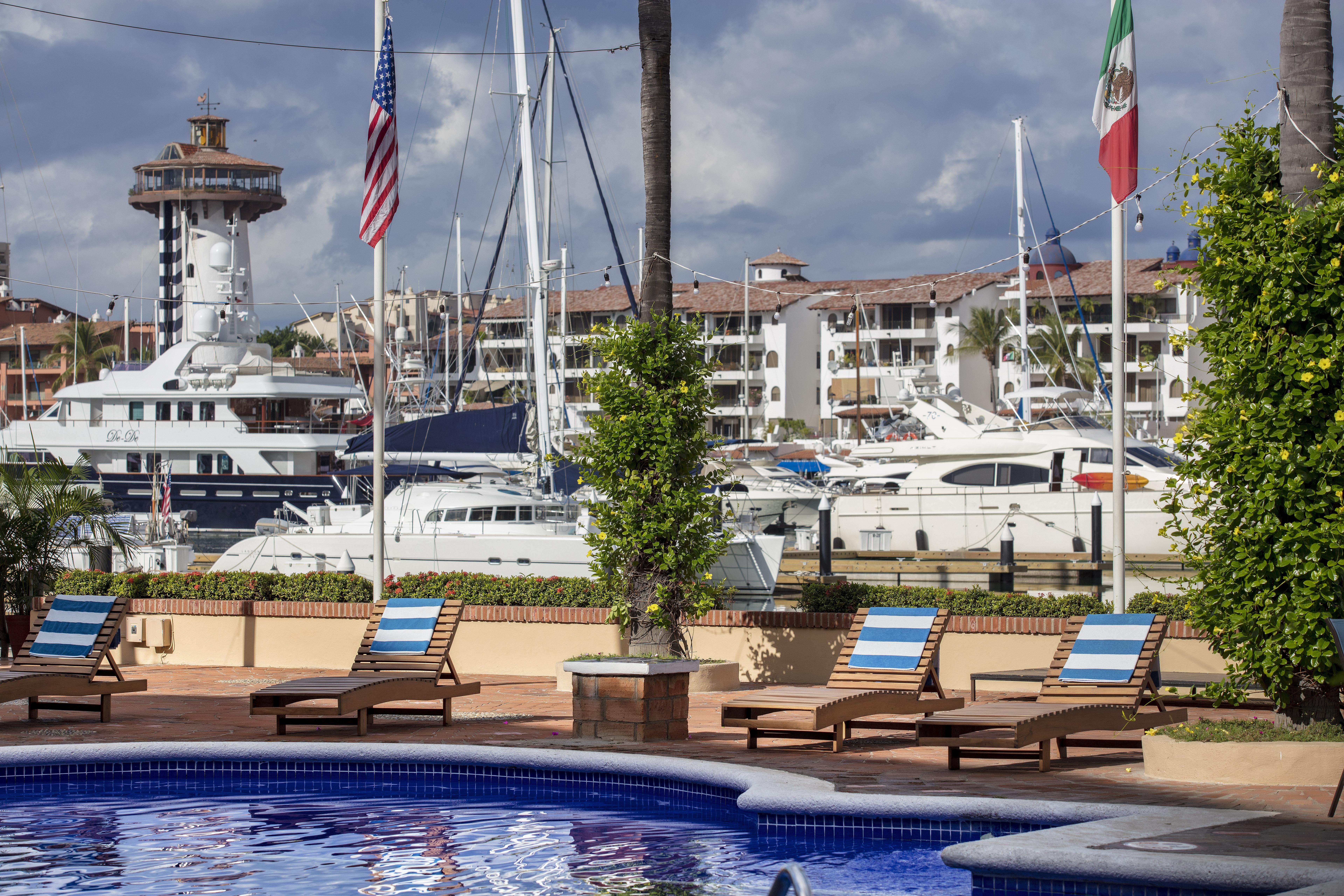 Flamingo Vallarta Hotel & Marina Пуерто Валярта Екстериор снимка