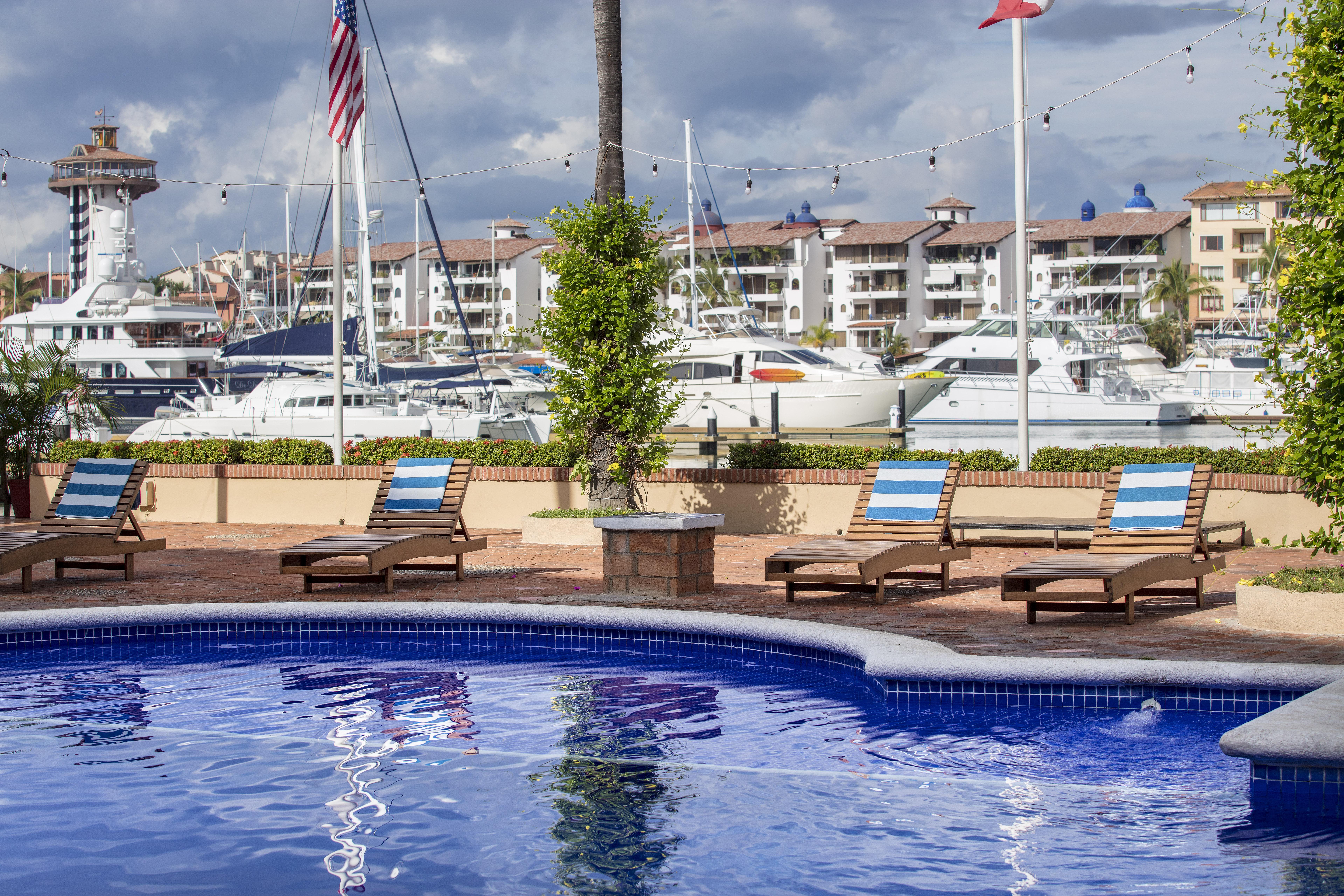 Flamingo Vallarta Hotel & Marina Пуерто Валярта Екстериор снимка