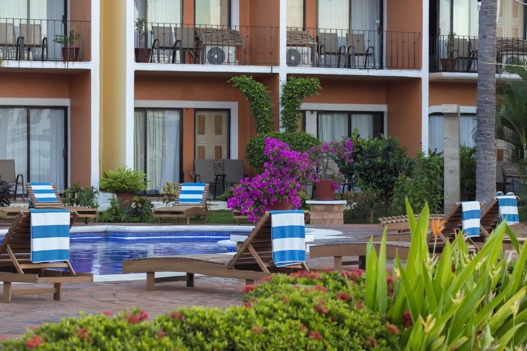 Flamingo Vallarta Hotel & Marina Пуерто Валярта Екстериор снимка